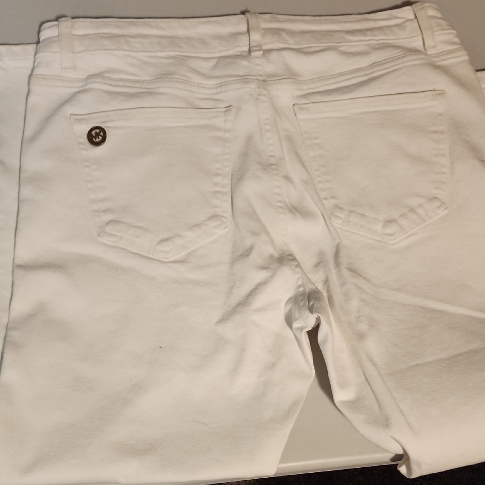 Michael Kors White Capris with Smooth Finish - Picture 3 of 10